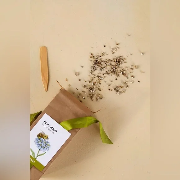 Anthropologie Terrain Honeybee Habitat Pollinator Seed Scatter - Picture 2 of 2